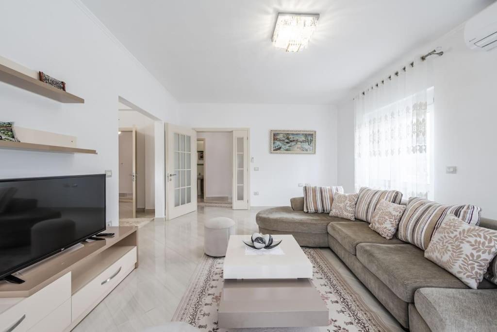Appartement Hometown Gjirokastër